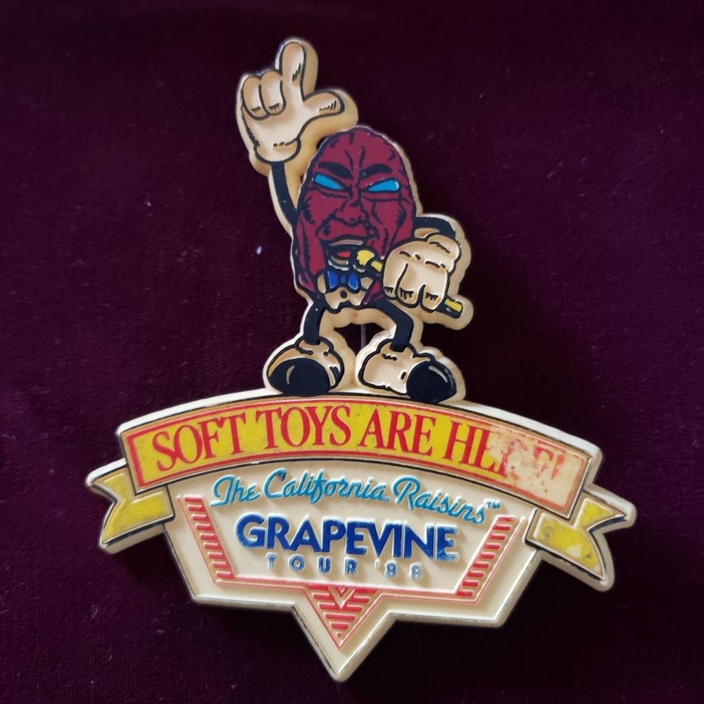 California raisins pin